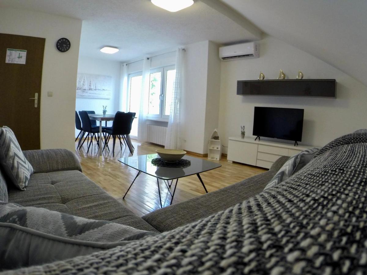 Holiday Apartment Lavanda Sumpetar 예세니체 외부 사진